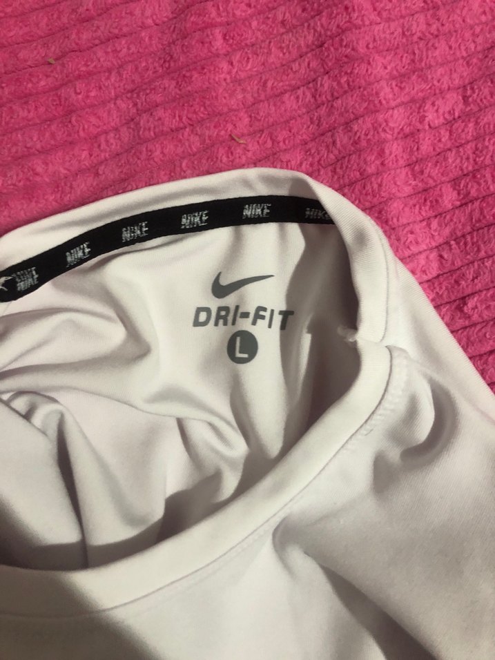 Nike logolu beyaz crop - Görsel 3