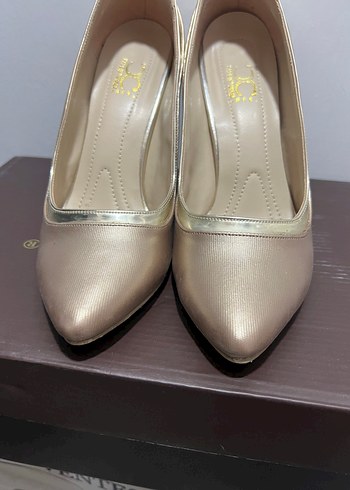 Bej Parlak Sivri Burun Stiletto Kadın Ayakkabı - Görsel 2