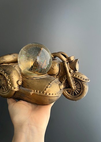 Parlak Altın Renkli Motosiklet Figürü - Görsel 3