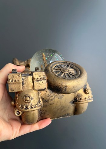 Parlak Altın Renkli Motosiklet Figürü - Görsel 5