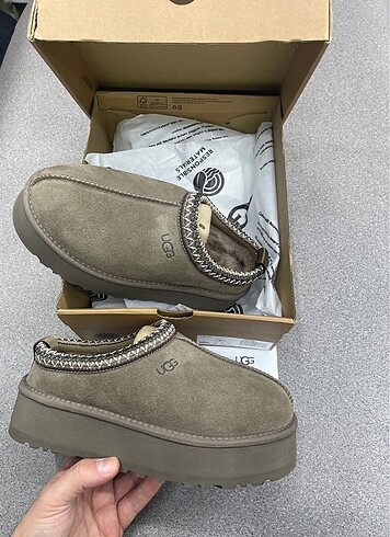 Ugg Tazz