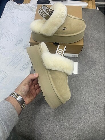 40 Beden Ugg Terlik Bej