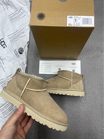 Ugg Mini Classic Bej