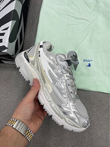 Off White