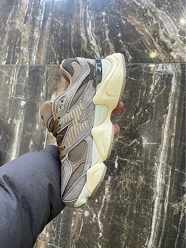 New Balance New Balance 9060 Mushroom White