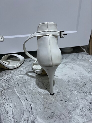 38 Beden Ayakkabı tek 1 kez kullanılmış 11-12 cm