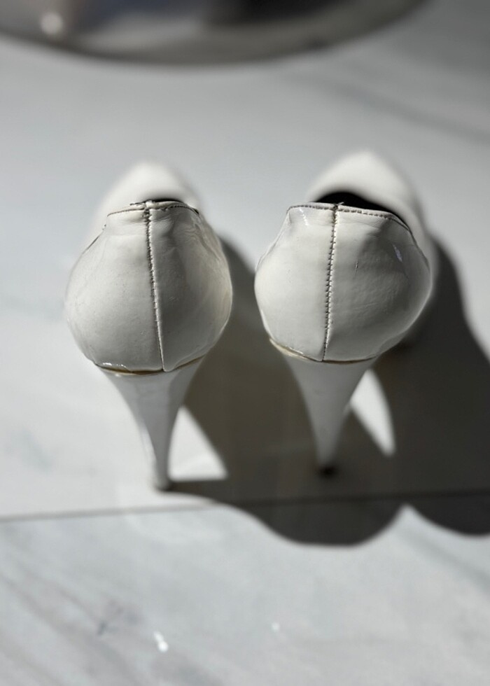 Beyaz topuklu - Görsel 3