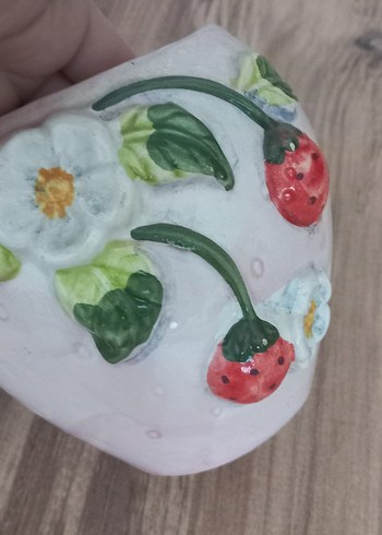 Beyaz Çilek Figürlü Vazo - Görsel 2