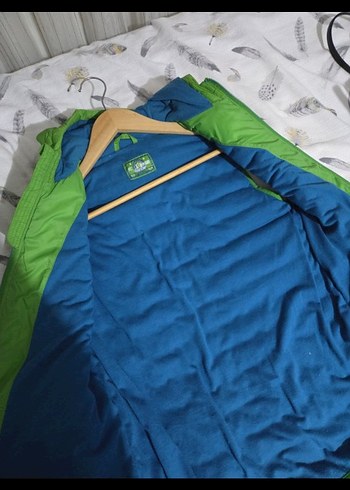 LC Waikiki Renkli Kapüşonlu Erkek Çocuk Şişme Yelek