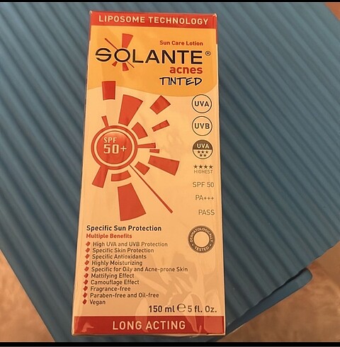 Solante acnes tinted renkli güneş kremi