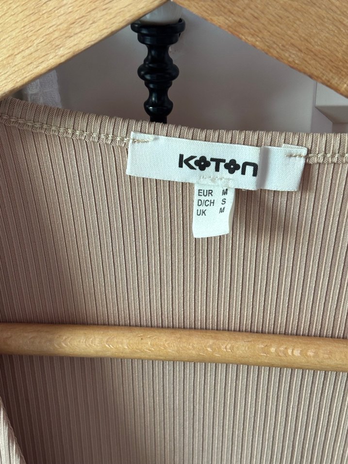 Bej Kısa Kollu V Yaka Bluz - Görsel 2