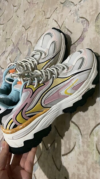 Bershka Sneakers