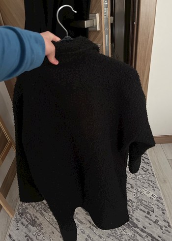 Zara Siyah Mini Kürklü Kısa Kadın Kaban