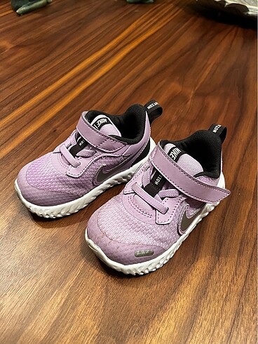 22 Beden mor Renk Kız çocuk mor nike spor ayakkabı