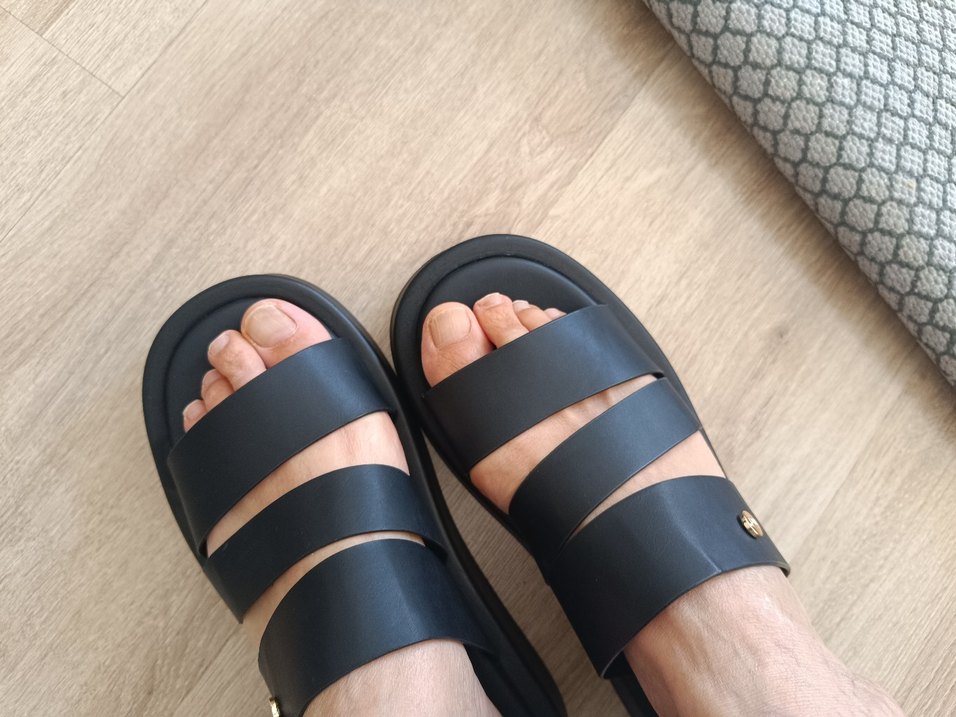 Tokalı Siyah Kadın Dolgu Topuk Terlik - Görsel 3