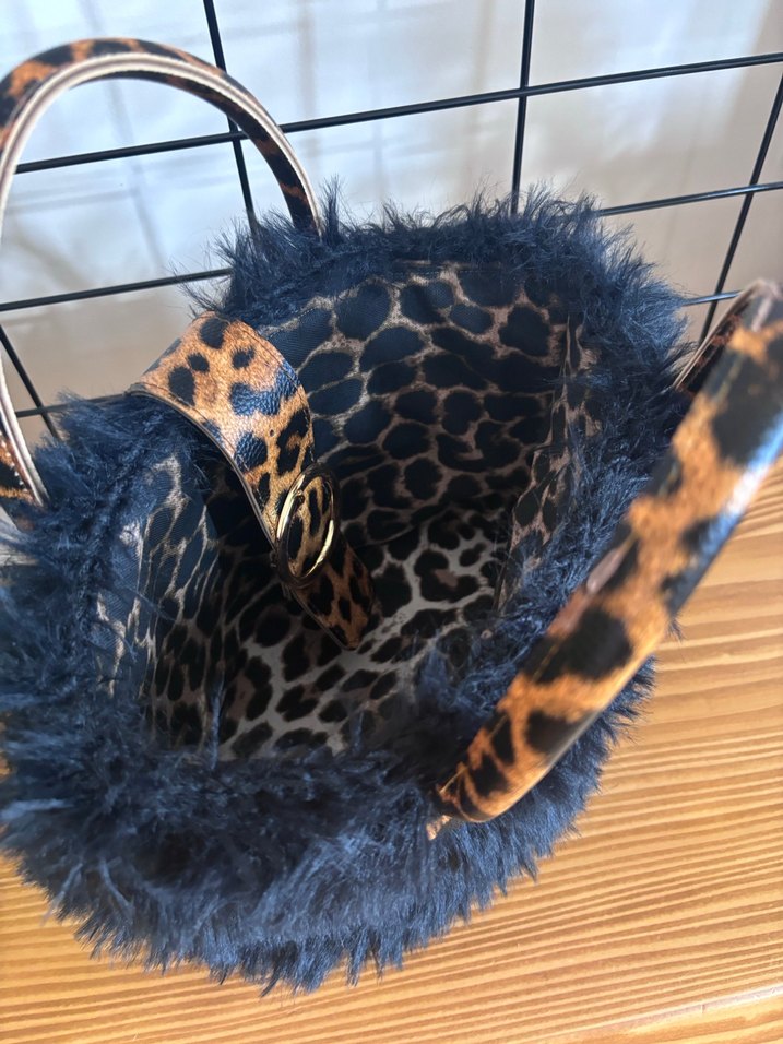 Kürk Detaylı Leopar Desenli Deri Kadın Çanta - Görsel 4