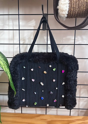 Siyah Kürklü Nakışlı Kadın Çanta - Görsel 4