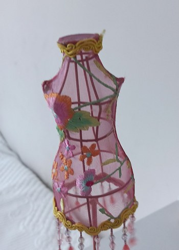 Pembe Nakışlı Figür - Görsel 3