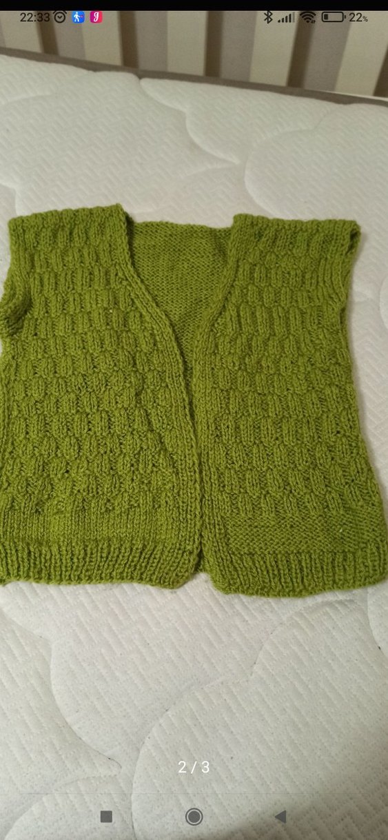 Yeşil Bebek Örgü Yelek - Görsel 2