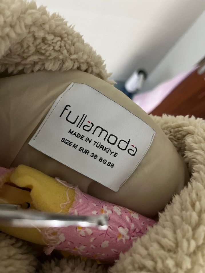 Pull&Bear muadili bej mont - Görsel 4