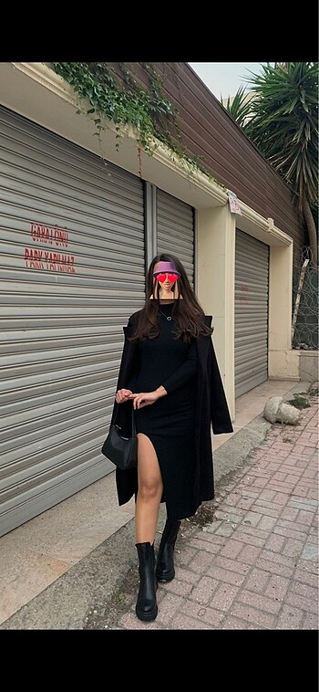 Yırtmaçlı Elbise