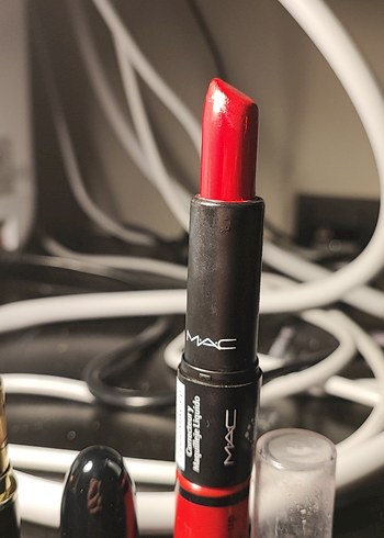 MAC Koyu Kırmızı Ruj - Görsel 4