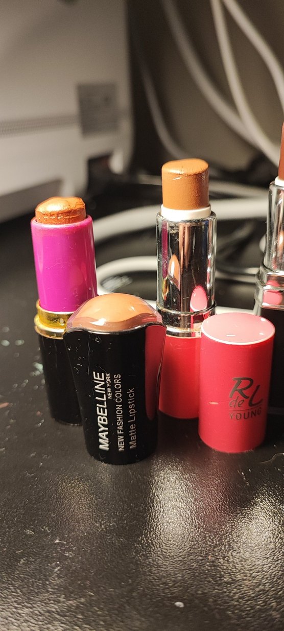 Çok Renkli Koyu Ruj Seti - Görsel 2