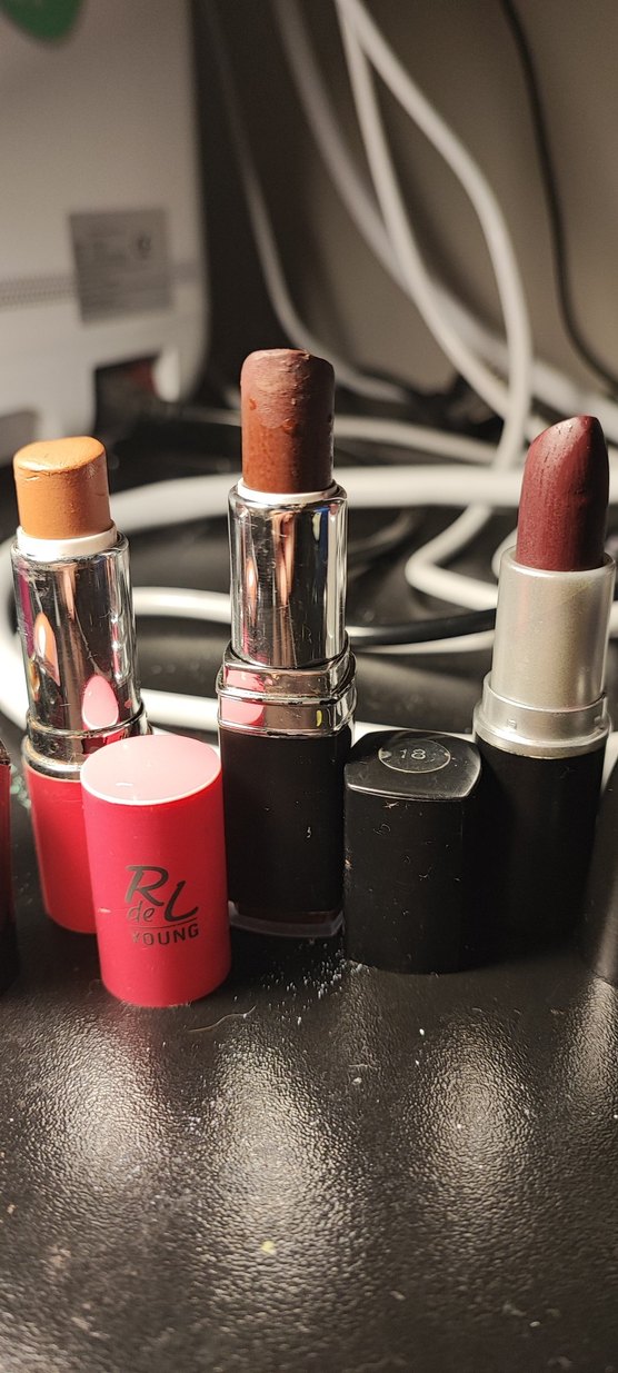 Çok Renkli Koyu Ruj Seti - Görsel 3