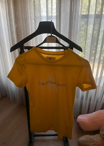 Calvin Klein Jeans Sarı Kısa Kollu Tişört