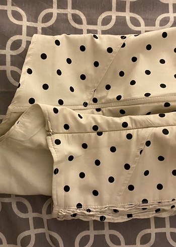 m Beden beyaz Renk BERSHKA mini crop Beyaz Puantiyeli