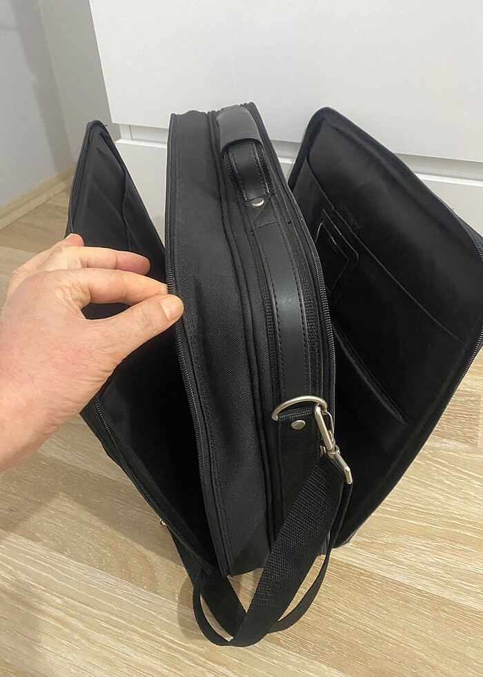 İki Yönlü Laptop / Evrak Çantası - Görsel 4