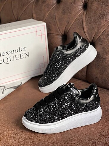 HAKİKİ İTHAL ALEXANDER MCQUEEN