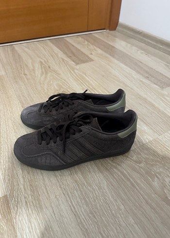 Adidas 42