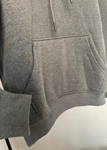 Gri Kapüşonlu Nakışlı Sweatshırt - Görsel 9