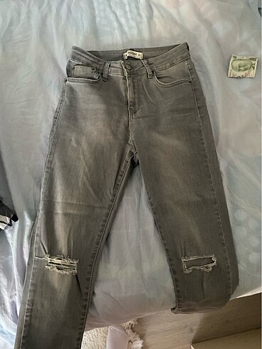 Gri jeans