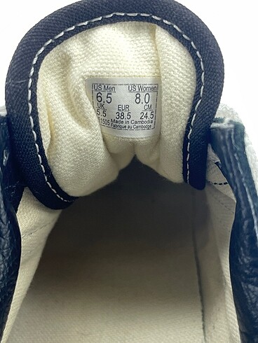 38,5 Beden siyah Renk Vans Spor Ayakkabı %70 İndirimli.