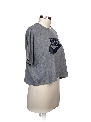 Nike Nike T-shirt %70 İndirimli.