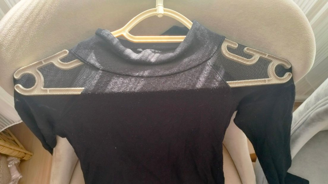 Kısa Kollu Siyah Fitted Gotik Bluz - Görsel 2