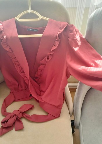 Bordo V Yaka Fırfırlı Kadın Bluz - Görsel 2