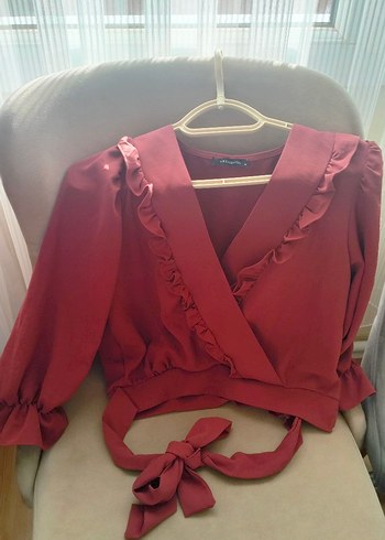 Bordo V Yaka Fırfırlı Kadın Bluz - Görsel 5