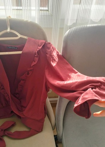 Bordo V Yaka Fırfırlı Kadın Bluz - Görsel 4