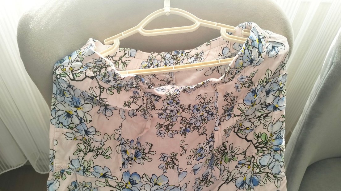 Beyaz Çiçek Desenli Bol Kesim Kadın Kumaş Pantolon - Görsel 3