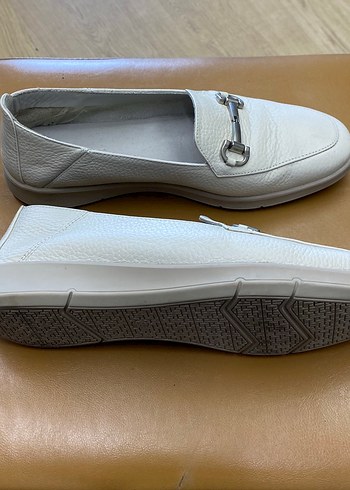 Tokalı Beyaz Deri Kadın Babet GRAYDER marka - Görsel 6