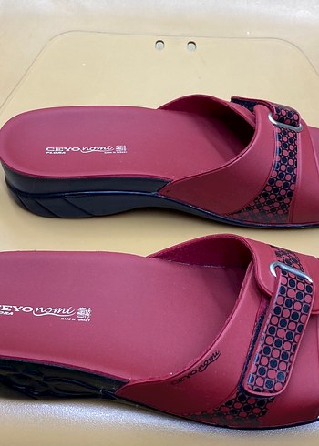 Bordo Tokalı Kadın Dolgu Topuk Terlik - Görsel 2