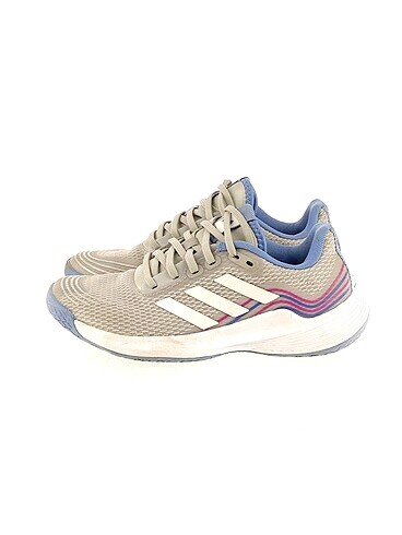 Adidas Spor Ayakkabı %70 İndirimli.