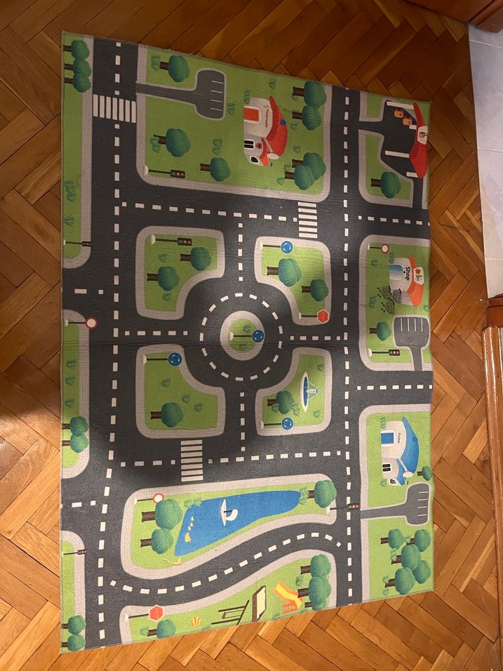 Çocuklar için Yeşil ve Gri Oyun Halısı - Görsel 2
