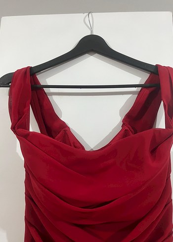 Kırmızı Drapeli Uzun Abiye Elbise - Görsel 4