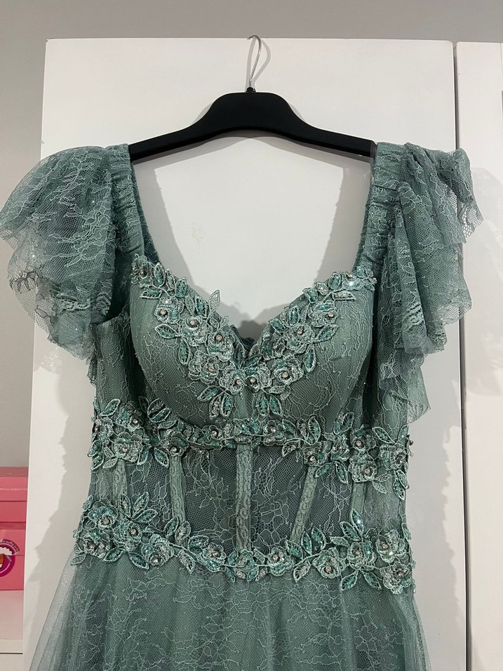 Boncuk İşlemeli Uzun mint yeşili Nişan Elbisesi - Görsel 3