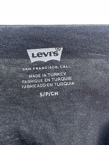 s Beden siyah Renk Levis T-shirt %70 İndirimli.