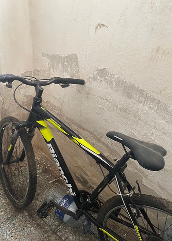 Diğer Siyah ve Koyu Sarı Bianchi Bisiklet